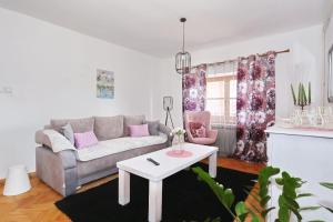 Apartments Fraj with Jacuzzi