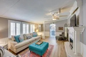 Dock, Deck and Kayaks Home on Cedar Creek Reservoir - Trinidad