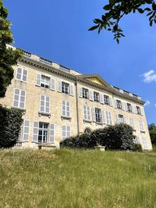 Appartements Romantique jacuzzi, au chateau a 30 min de Paris : photos des chambres