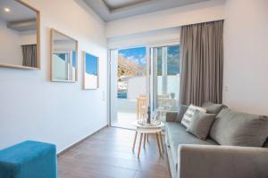 Coastline of paradise 2