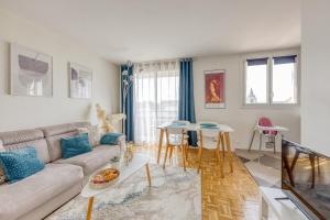 Appartements Blue Dream - RER B&C - Netflix / Disney+/ Easy Check-in : photos des chambres