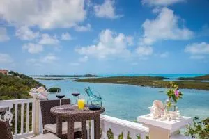 Chalk Sound Cottage with Pool Kayak - Five Cays Settlement