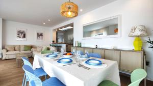 PARRALUE Beach front home