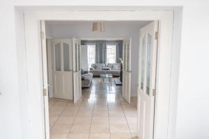 1 Garrylaban Manor