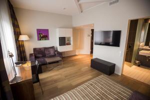 Family Room (2 Adults + 2 Children) room in Quality Hotel Edvard Grieg