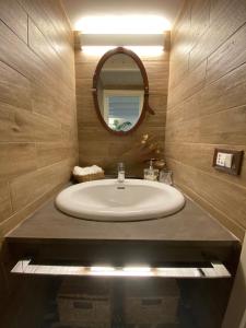 White Pearl - Luxury