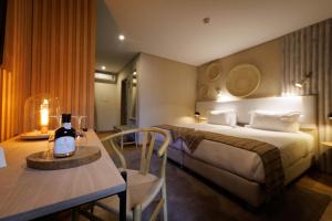 Twin Room with River View room in Hotel Folgosa Douro