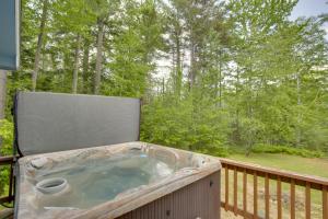 Bethel Chalet with Hot Tub 3 Miles to Sunday River!
