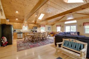 Bethel Chalet with Hot Tub 3 Miles to Sunday River!