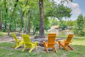 Lakefront Home with Deck in Hot Springs! - Point Cedar