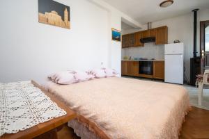 Apartments with parking space Povljana, Pag - 21327