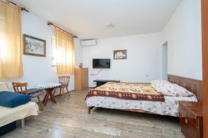 Apartments with parking space Povljana, Pag - 21327