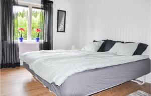 Stunning Home In Skillingsfors