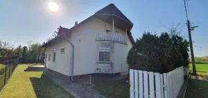 Holiday home in Balatonkeresztur 44886 - Marcali