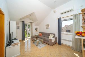 Adriatic Sea View Penthouse Apartment with parking - 5 min walk to coast