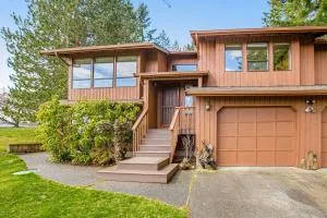 Shangri Lodge Serene Retreat - Sunlight Beach