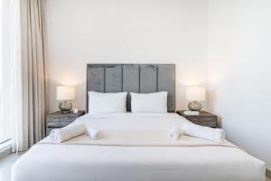 Spacious 2 Bedroom on High Floor in Creek Horizon - Allsopp&Allsopp