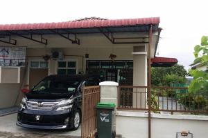 Cozy Homestay in Central Pokok Sena