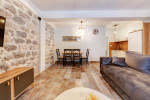 Happy Home Apartments