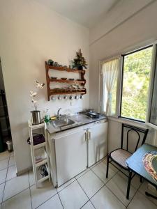 Lithino Apartments · 5min From the Beach