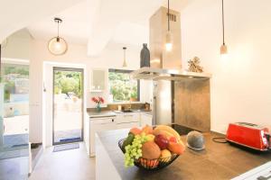 Villa Arkoudi - Enjoy panoramic ocean views from a serene mountain setting