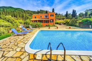 Kamaritis Villa private bedroom, pool view - Ágioi Déka