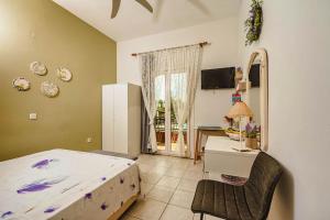 Kamaritis Villa private bedroom, pool view