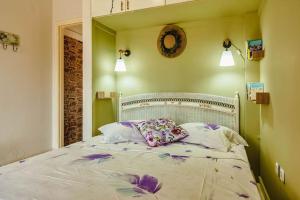 Kamaritis Villa private bedroom, pool view