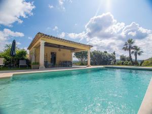 B&B / Chambres d'hotes Villa Syracuse - Chambre privee avec piscine et jardin : Chambre Double - Vue sur Piscine