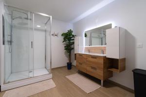 Appartements LE MOULIN ROUGE CLAIRMARAIS GITE 