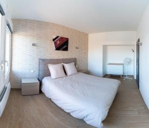 Appartements LE MOULIN ROUGE CLAIRMARAIS GITE 