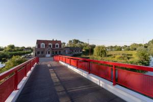 Appartements LE MOULIN ROUGE CLAIRMARAIS GITE 