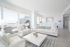 Global Properties, Apartamento con piscina privada y terraza con vistas a la costa