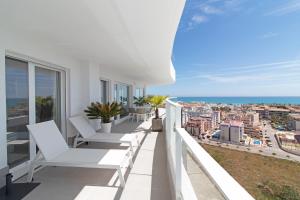 Global Properties, Apartamento con piscina privada y terraza con vistas a la costa