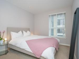 Cosy Modern Flat - Pass the Keys