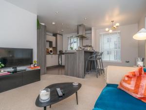 Cosy Modern Flat - Pass the Keys