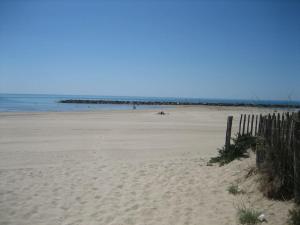 Maisons de vacances Villa climatisee proche mer Carnon Perols : photos des chambres