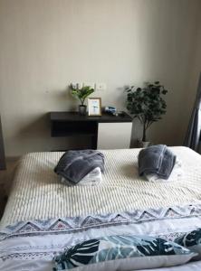 The Base Central PATTAYA Long Balcony King-Bed with Infinity Pool & Free Netflix