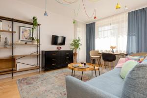 Wincentego Park Apartment by Renters