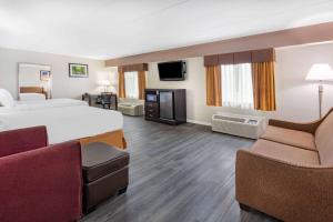 Days Inn by Wyndham Livonia Canton Detroit