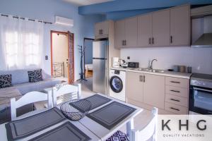 Dennis Grand view apartment in Vlachata village! Wide angle views!