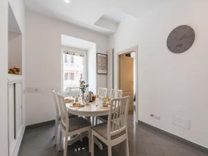 The Best Rent - Two-bedroom apartment in Colosseum area