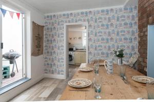 Belmont Villa - 4 Bed - Hot Tub Additional Cost - Sleeps 10-TJS22BV