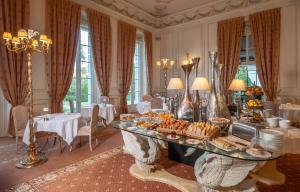 Hotels Chateau De Rochecotte : photos des chambres