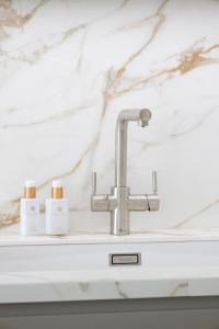 Large 5 bedroom Villa with heated pool + sea views