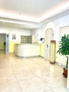 OSTELLO MADRE SANTINA - Лечче