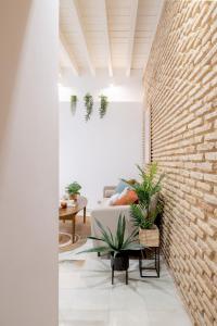 Home2Book Amelias Pottery, Triana