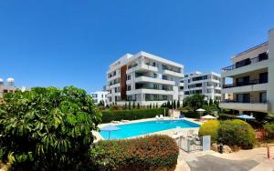 1st Floor 1st Class Pool View Apt.