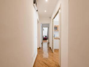 The Best Rent - Spacious three-bedroom apartment near the Colosseum