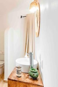 Villa avec piscine, proche de la ville et forêt